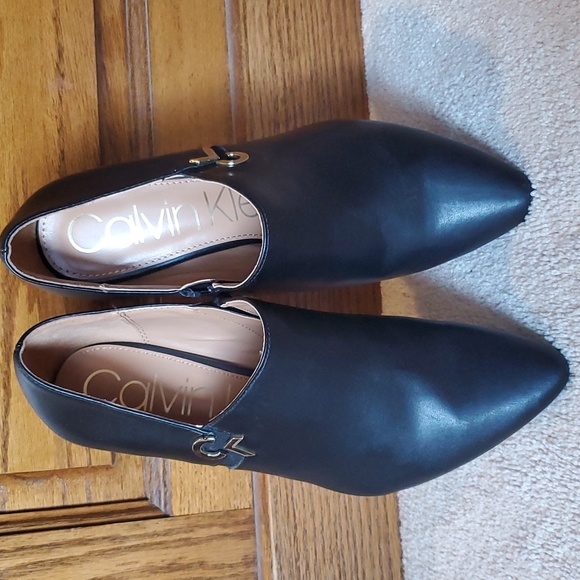 Calvin Klein sz 9 , ( more 8.5) wedges. Never worn! - Picture 5 of 7
